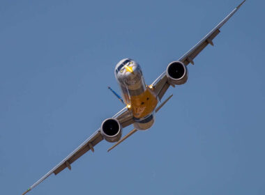 1013px-embraer_e195_e2_34610191664-2.jpg