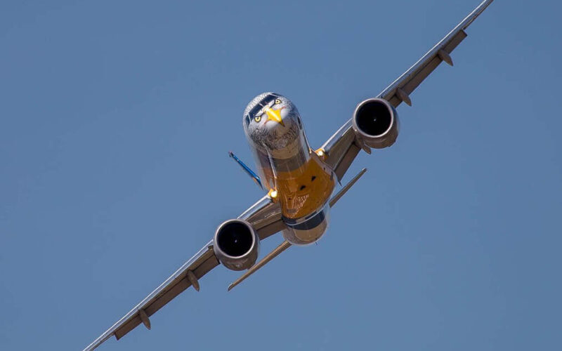 1013px-embraer_e195_e2_34610191664-2.jpg