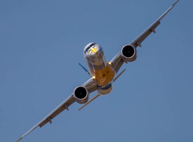 1013px-embraer_e195_e2_34610191664.jpg