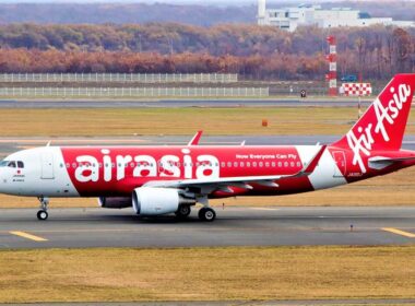 1084px-armada_utama_airasia_japan.jpg