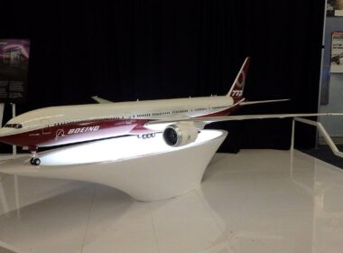 1200px-2016.10.13.113139_boeing_777x_model_future_of_flight_center__boeing_tour_everett_washington_cropped-1-1.jpg