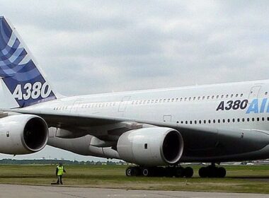 1200px-airbus_a380_total-1.jpg