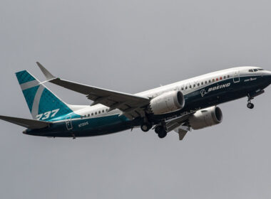 1200px-eglf_-_boeing_737_max_-_n720is_41646299740.jpg