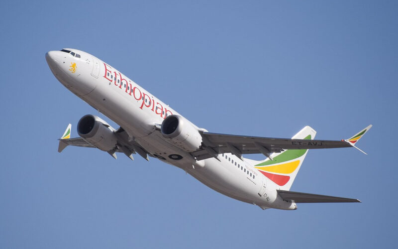 1200px-ethiopian_airlines_et-avj_takeoff_from_tlv_46461974574-1.jpg