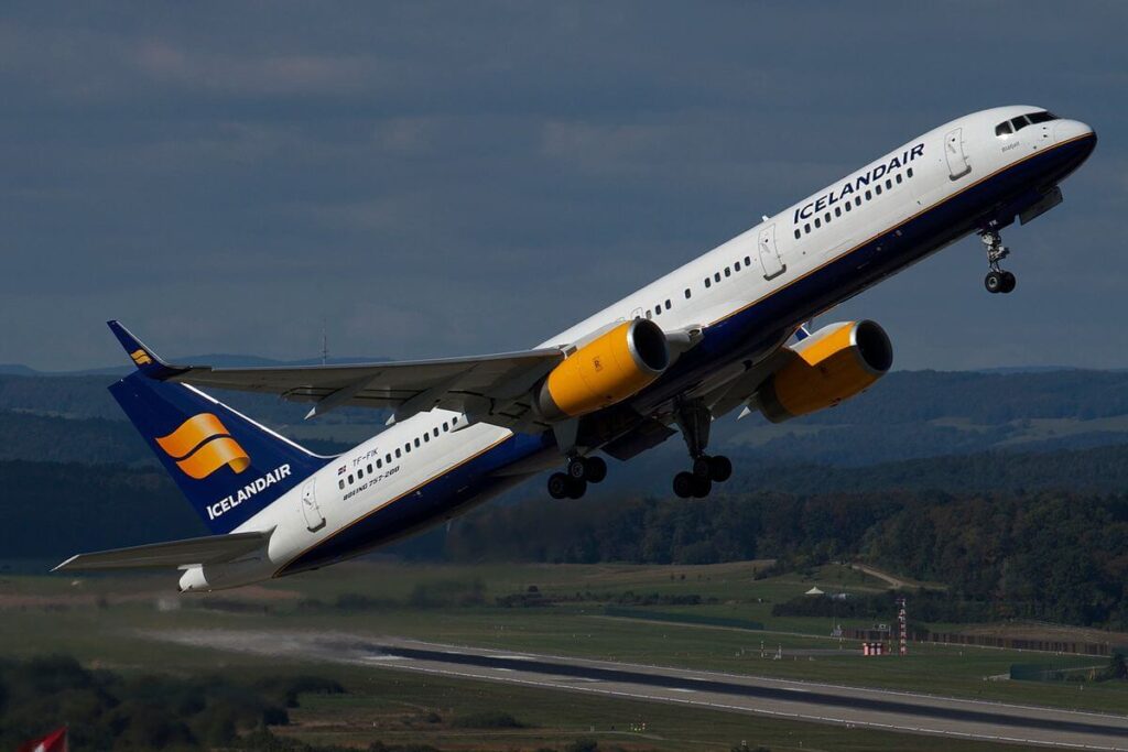 1200px-icelandair_boeing_757-200_tf-fik_takes_off_from_zurich_airport-2.jpg