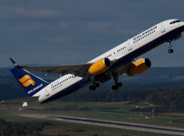 1200px-icelandair_boeing_757-200_tf-fik_takes_off_from_zurich_airport-2.jpg