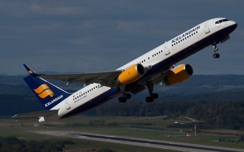 1200px-icelandair_boeing_757-200_tf-fik_takes_off_from_zurich_airport-2.jpg