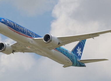 1200px-n1015x_air_tahiti_nui_boeing_787-9_dreamliner_32.jpg