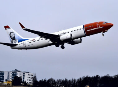 1200px-norwegian_air_shuttle.jpg