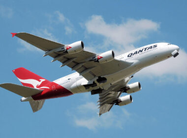 1200px-qantas_a380_vh-oqa_takeoff_heathrow_arp.jpg