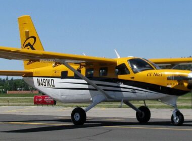 1200px-quest_kodiak_100_front_right_20130608.jpg