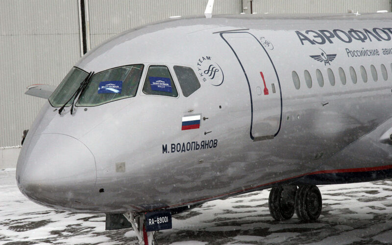 1200px-ssj100_in_aeroflot_livery_5348652361.jpg