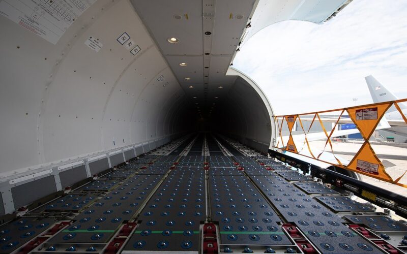 1280px-boeing_737-800_bcf_paris_air_show_2019_le_bourget_siae1216.jpg