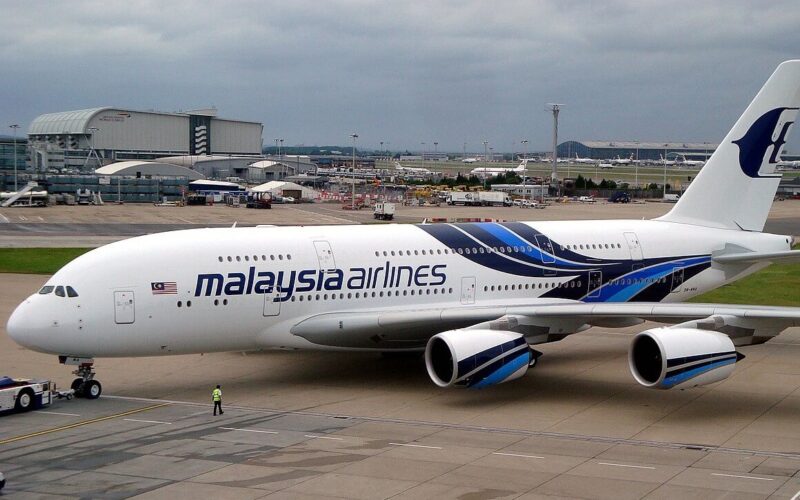 1280px-malaysia_airlines_a380-841_9m-mna_pushback_at_london_heathrow_airport-3.jpg