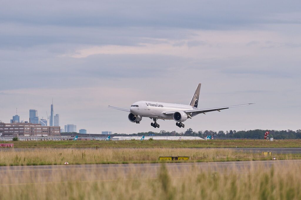 Boeing 777 freighter