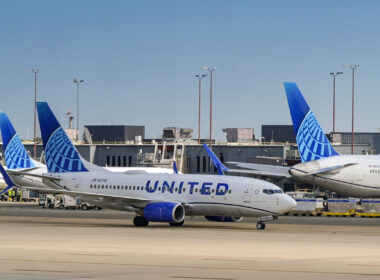 United 737