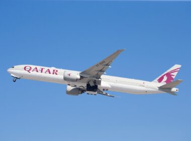 Qatar Airways Boeing 777-200LR