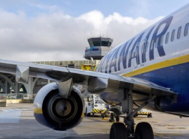 Ryanair aircraft Porto Airport