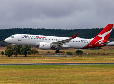 Qantas A220