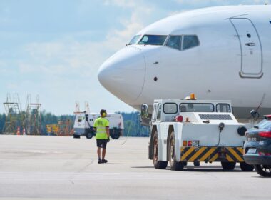 BGS_Aircraft_marshaling