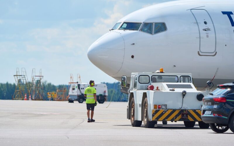 BGS_Aircraft_marshaling