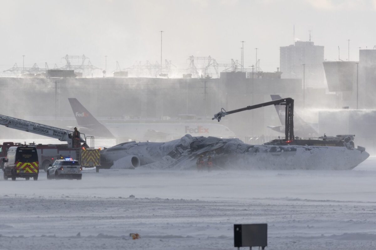 Delta CRJ900 crash in Toronto