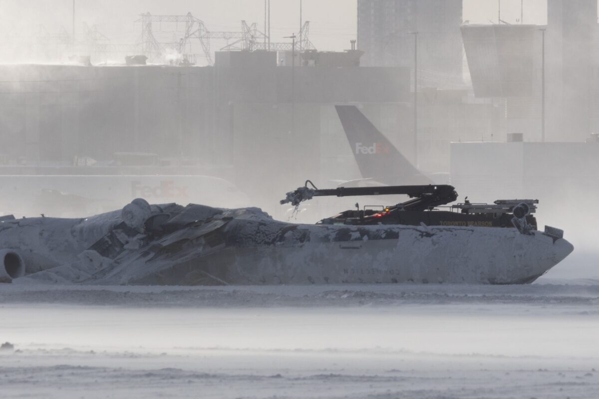 Delta CRJ900 crash in Toronto