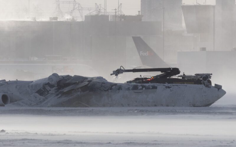 Delta CRJ900 crash in Toronto