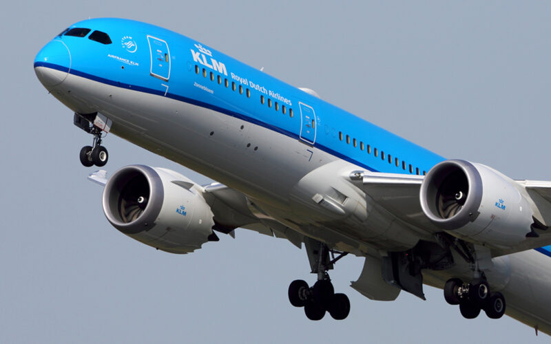 KLM 787