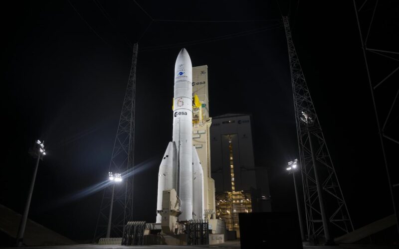 Second_Ariane_6_in_the_spotlights