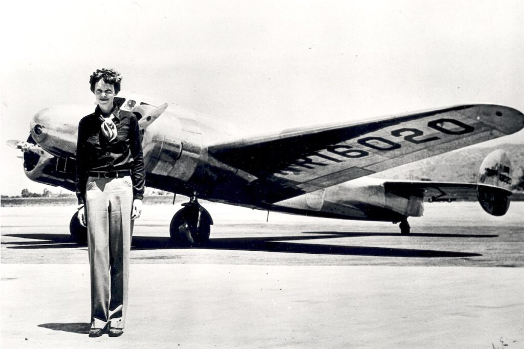 2048px-Amelia_Earhart_-_GPN-2002-000211