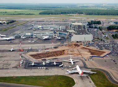 800px-moscow_-_domodedovo_dme_-_uudd_an1949960-1.jpg