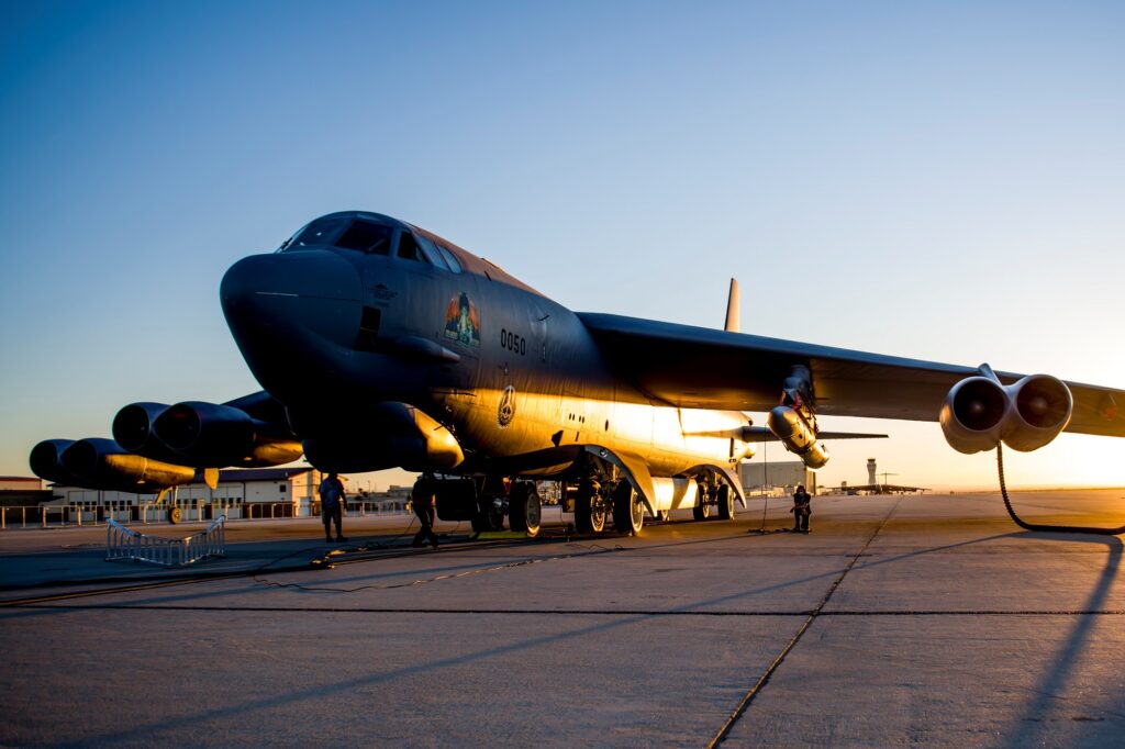 A B 52H Stratofortress bomber armed with an ARRW missile