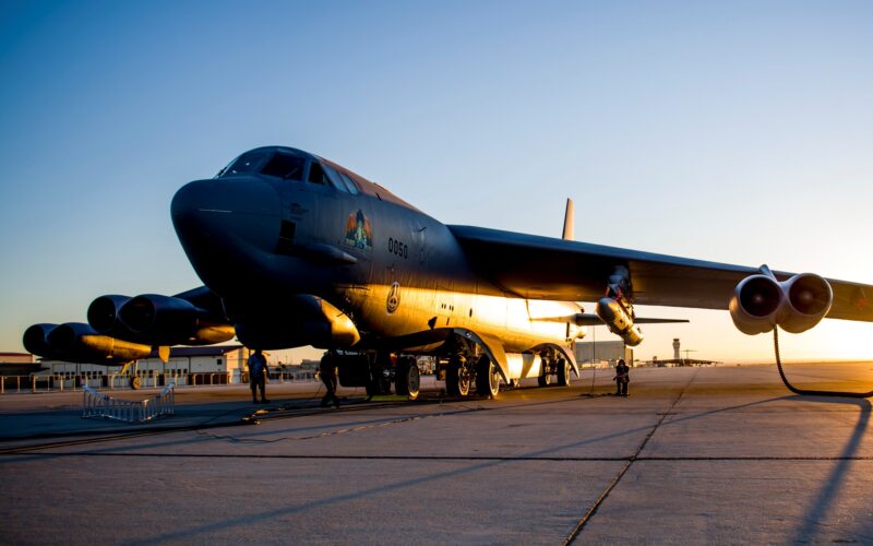 A B 52H Stratofortress bomber armed with an ARRW missile