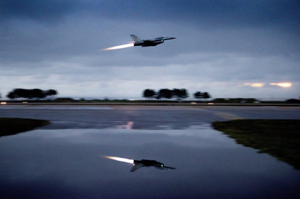 A USAF F-16 fighter jet of the Wolf Pack