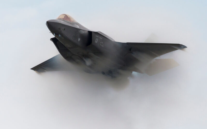 A United States Air Force F-35 Lightning II fighter