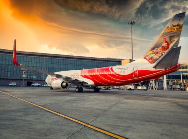 An Air India Express Boeing 737 was arrested for smuggling gold on a flight