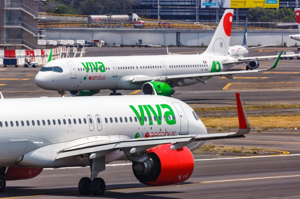 Airbus A320 Mexican low cost carrier Viva