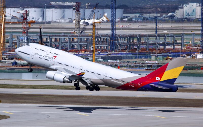 Asiana Airlines Boeing 747 400 HL7428