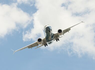 Boeing 737 MAX on a steep angled landing descent to Farnborough, UK