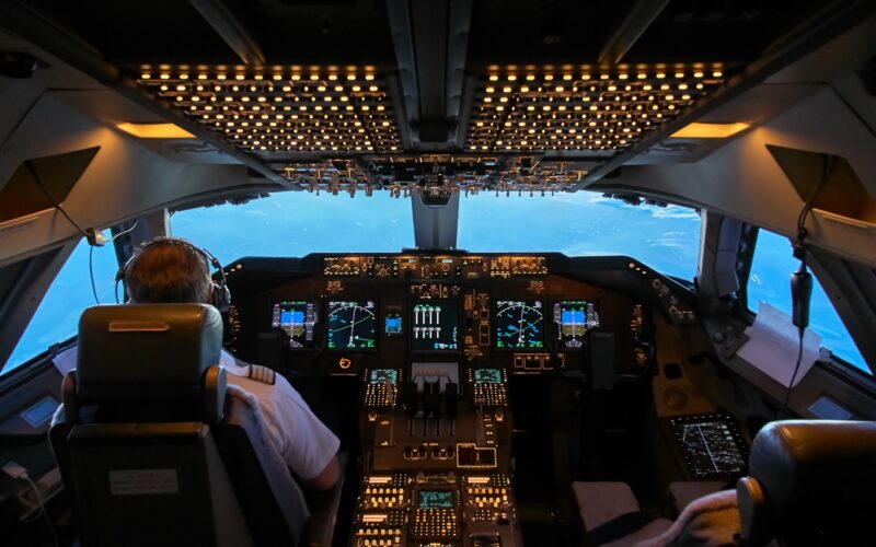 Boeing 747 flight deck overview