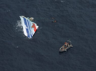 Brazilian Navy recovers tail of Air France Flight 447