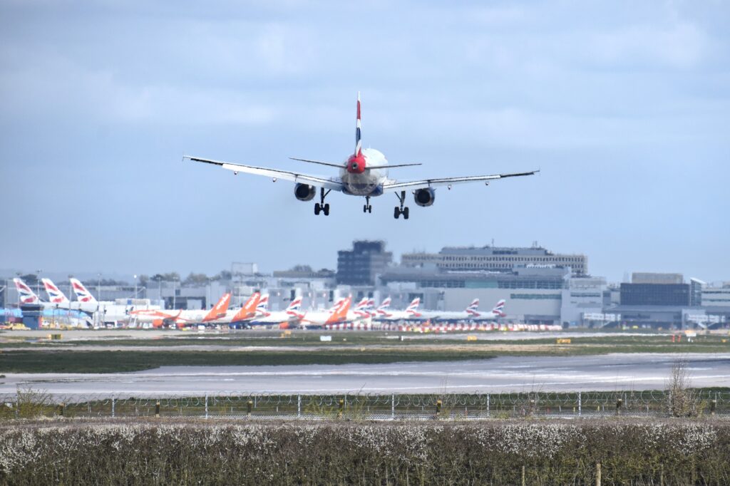 Following the technical problems at NATS ATC is forced to file flight plans manually