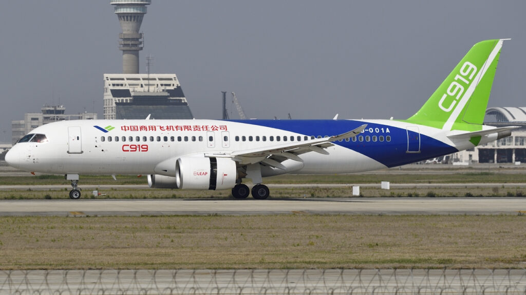 Chinas HNA Aviation Group is ordering 100 aircraft from COMAC including 60 C919 and 40 ARJ21s