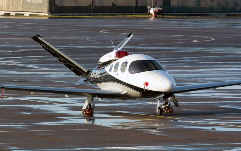 Kyiv International Airport Sikorsky Ukraine Cirrus Vision Jet SF50 G2 Arrivee from privat owner