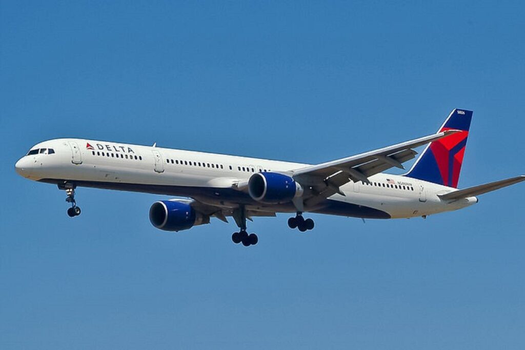 Delta Air Lines Boeing 757 351