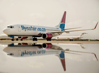 FlySafair_B737-800_ZsSJS_Water_Reflection