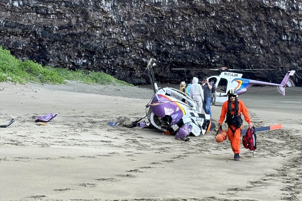 Honopu Beach Hawaii helicopter crash