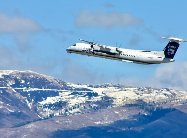 Horizon Air Q400 aircraft flying