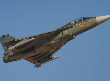 IAF_Tejas_full_size_32941198511.jpg